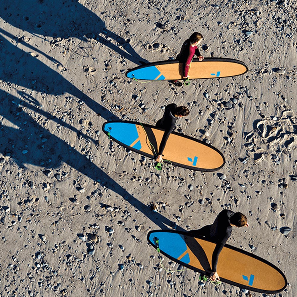 Tahe-metero-Surfboard-action1