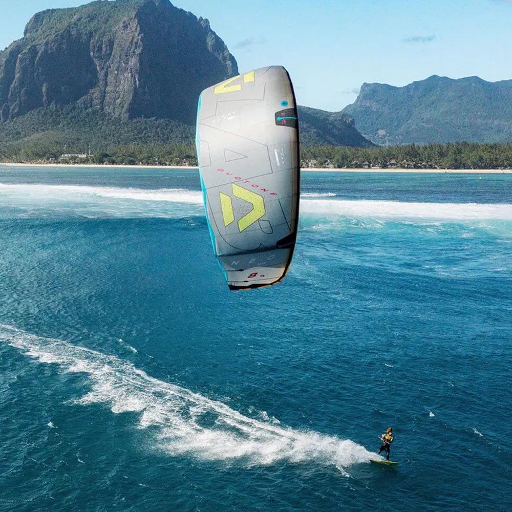 DTK-Neo-D-Lab-2025-kitesurfing-kite-action