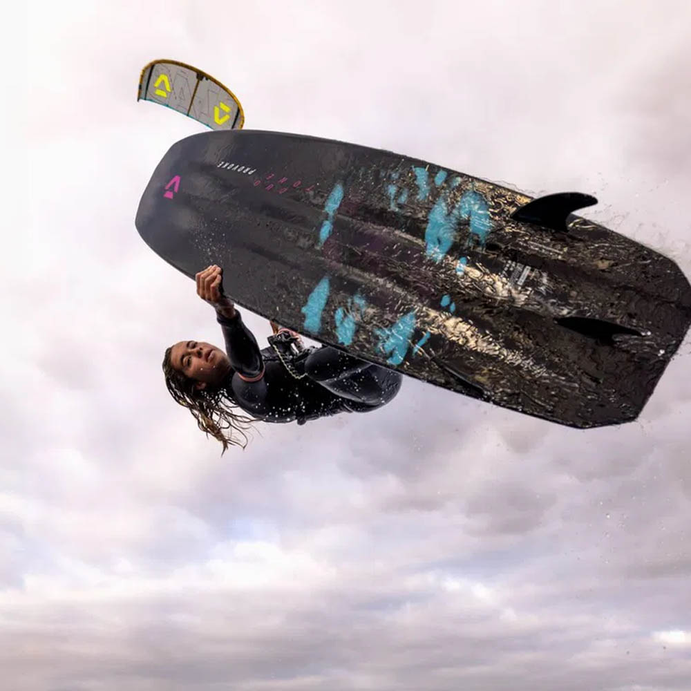 DTK-Provoke-Kitesurf-board-44250-3912-action